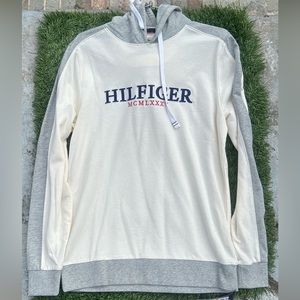 Tommy hilfiger long sleeve hooded shirt